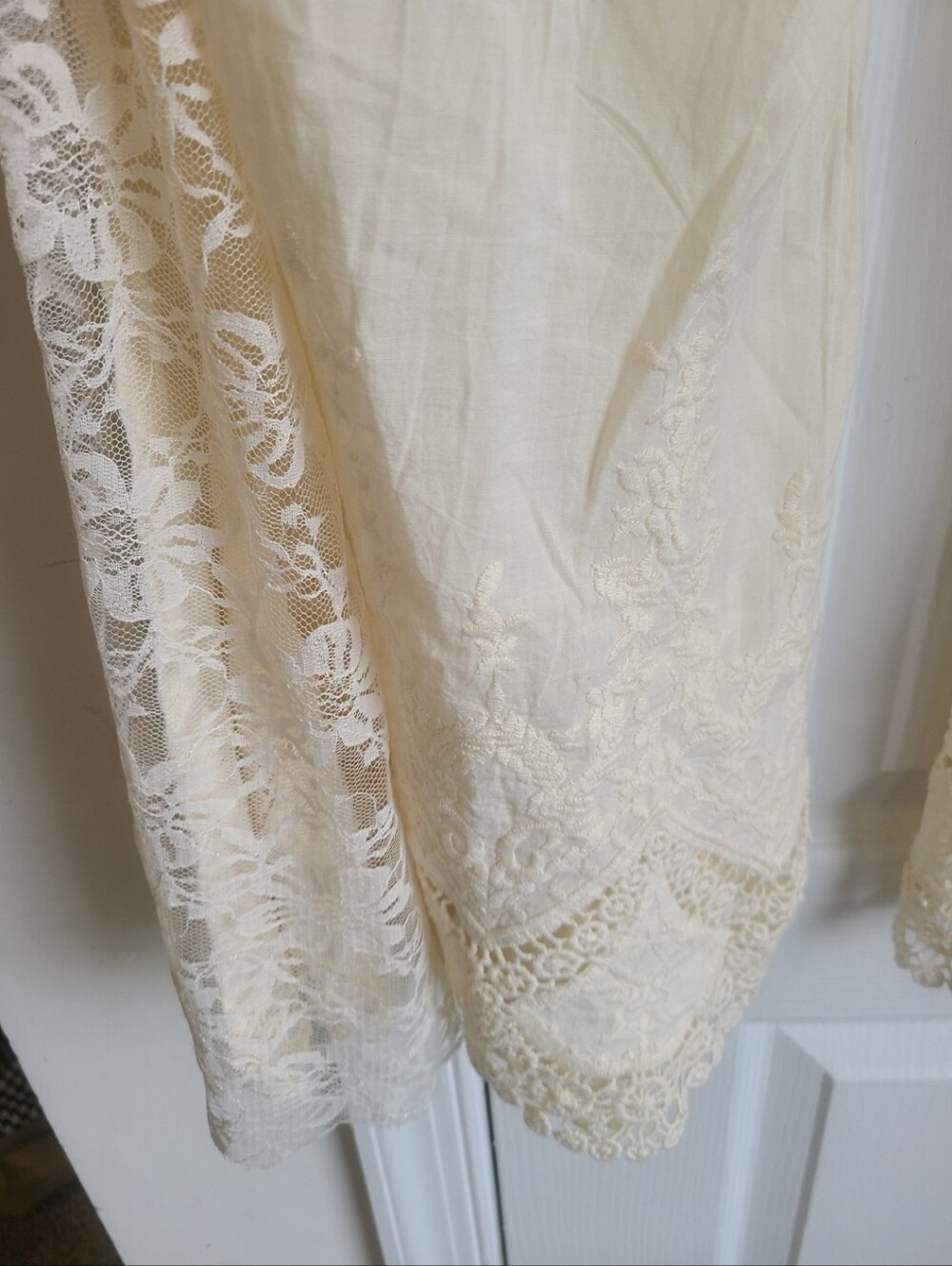 Aliyah Lace Flare Pants | Size 6 - Picture 7 of 10
